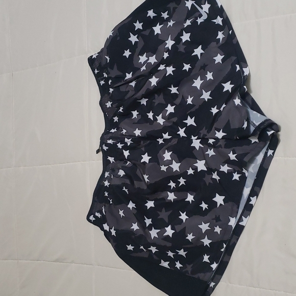 Nike Pants - 🆕️ Women's Nike shorts